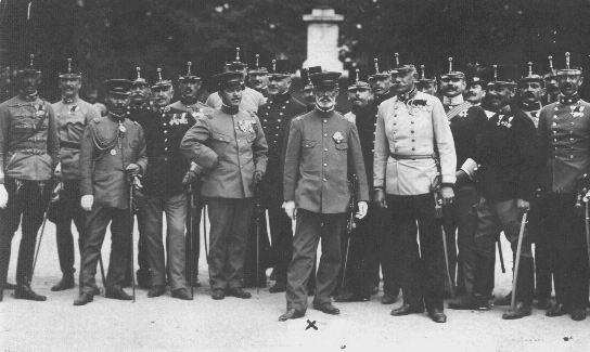 Roth and the Japanese General Nogi during his visit to Vienna 
